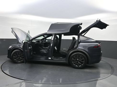 Used 2024 Tesla Model X AWD/4WD image 37