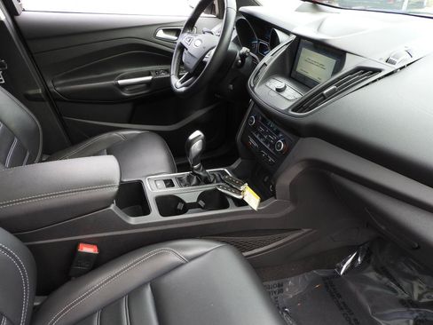 Used 2019 Ford Escape SEL AWD/4WD image 6