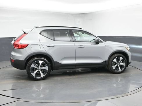 New 2026 Volvo XC40 B5 Plus w/ Protection Package Premier AWD/4WD image 9