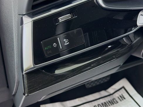Used 2025 Audi Q8 Premium Plus image 10