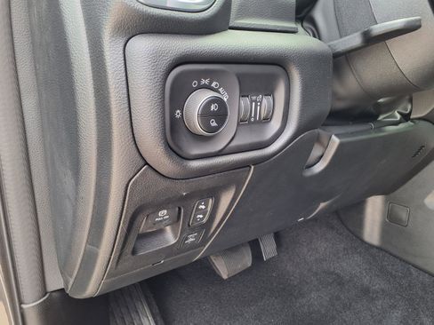 New 2026 RAM 1500 Laramie AWD/4WD image 12