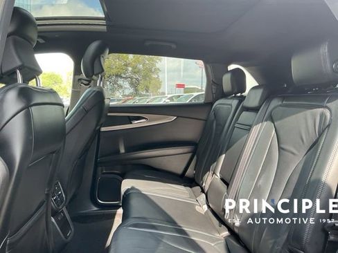 Used 2016 Lincoln MKX Reserve w/ Technology Package FWD image 31