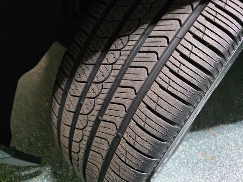 Used 2019 Chevrolet Tahoe LT w/ RST Edition image 13