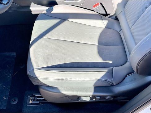 New 2026 Subaru Outback Limited AWD/4WD image 18
