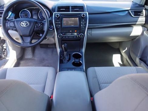 Used 2016 Toyota Camry LE FWD image 4