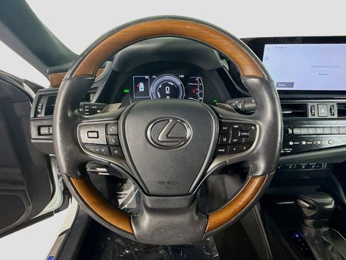 Used 2024 Lexus ES 300h Ultra Luxury image 13