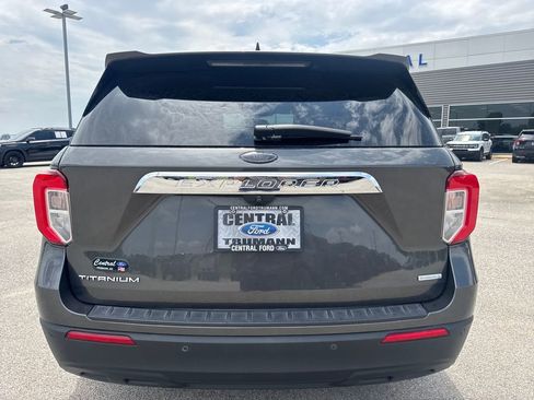 Used 2020 Ford Explorer XLT RWD image 5