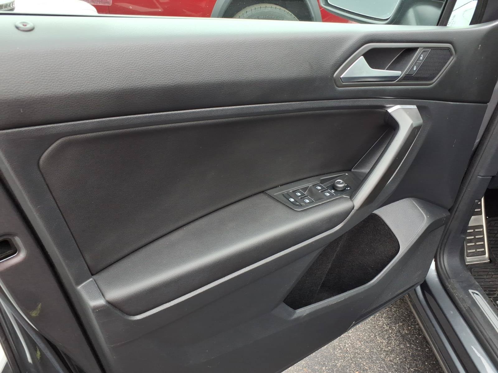 Used 2021 Volkswagen Tiguan SE R-Line AWD/4WD image 10