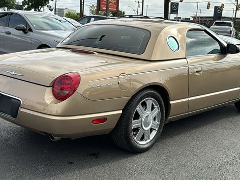 Used 2005 Ford Thunderbird RWD image 8