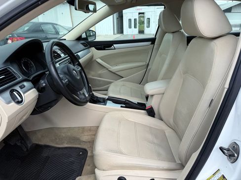 Used 2013 Volkswagen Passat 2.5 SE image 2