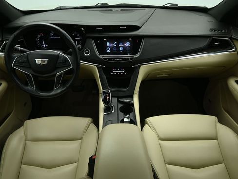 Used 2017 Cadillac XT5 FWD image 19