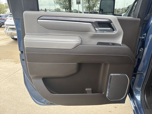 Used 2024 Chevrolet Silverado 3500 LTZ w/ LTZ Premium Package image 10