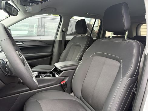 Used 2023 Jeep Grand Cherokee Laredo w/ Luxury Tech Group I AWD/4WD image 10