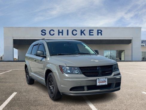 Used 2020 Dodge Journey SE w/ Blacktop Package FWD image 1