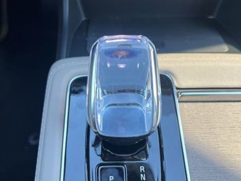 New 2026 Volvo XC90 B6 Plus w/ Protection Package Premier AWD/4WD image 17