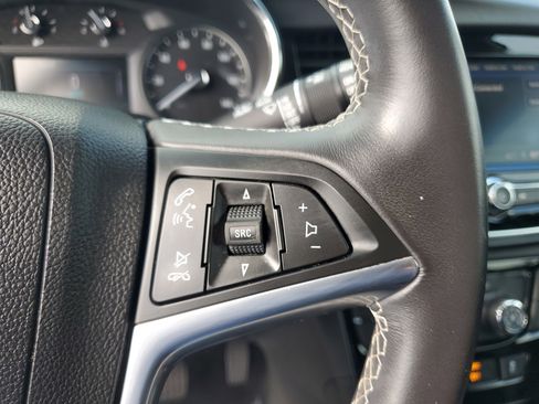 Used 2022 Buick Encore Preferred w/ Safety Package image 18