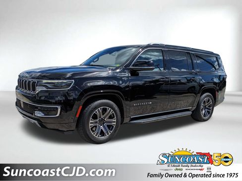 Certified 2024 Jeep Wagoneer L Series II RWD image 1