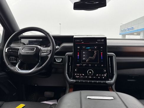 Used 2025 GMC Yukon Denali image 15