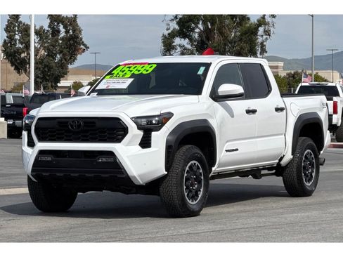 Used 2024 Toyota Tacoma TRD Off-Road w/ TRD Off Road Upgrade Package image 8