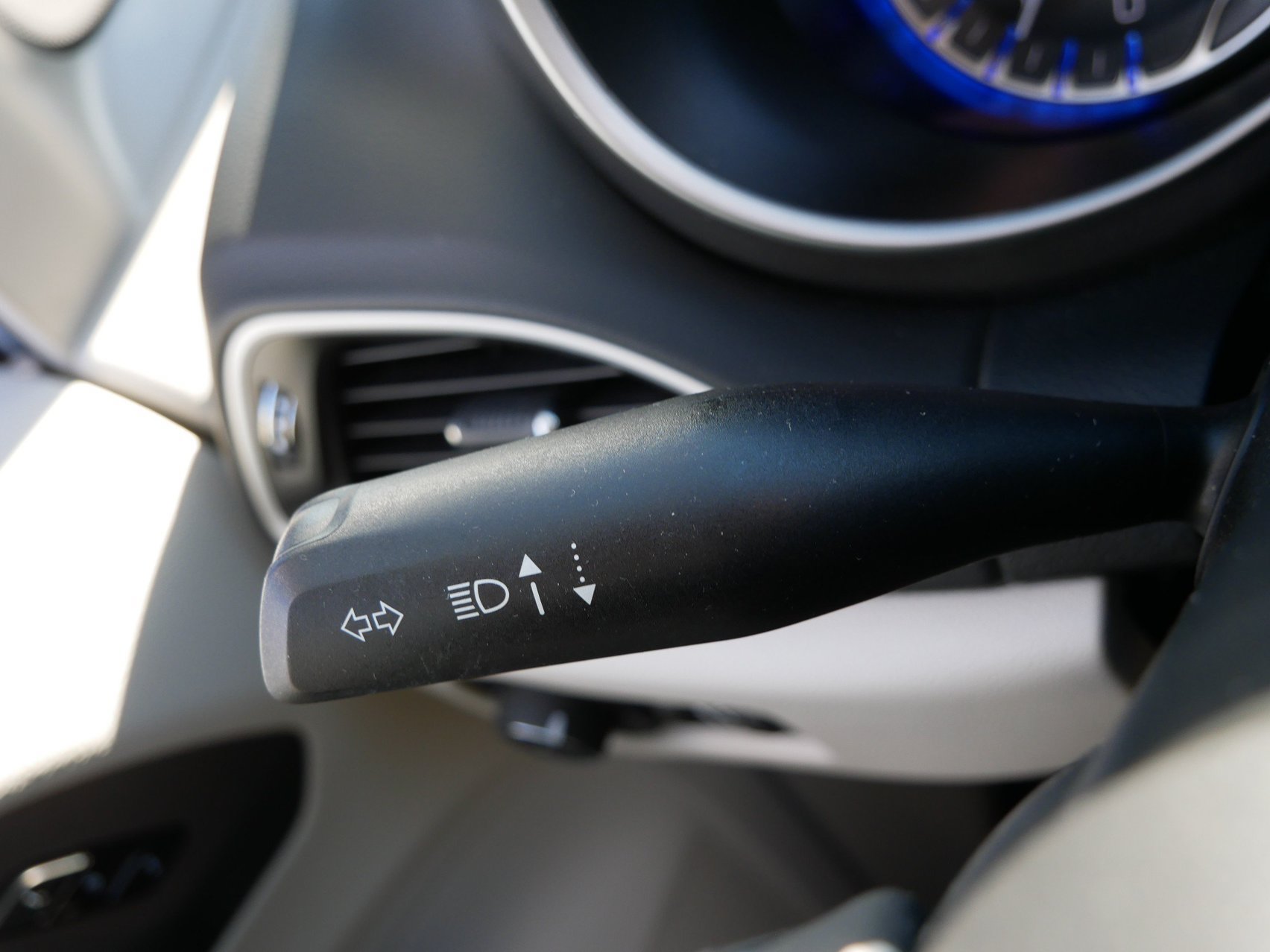 Used 2024 Chrysler Pacifica Touring-L FWD image 26