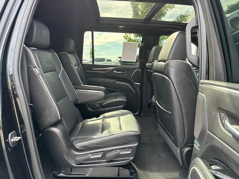 Used 2023 Cadillac Escalade ESV Premium Luxury AWD/4WD image 20