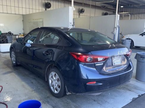 Used 2016 MAZDA MAZDA3 i Sport image 7