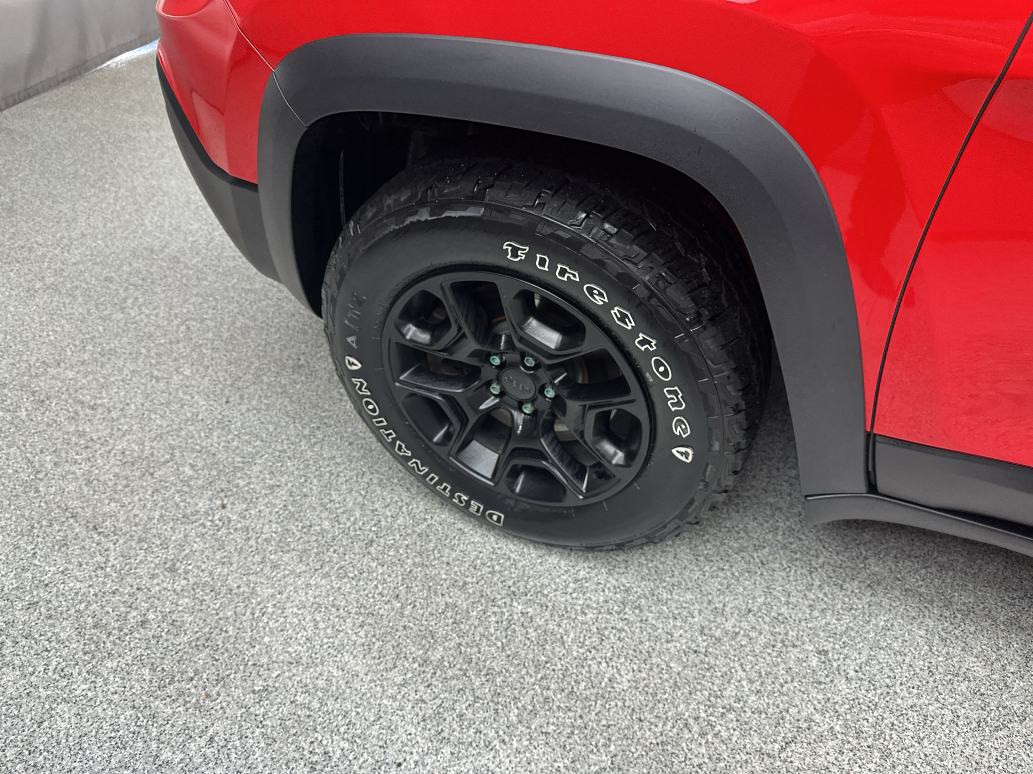 Used 2019 Jeep Cherokee Trailhawk w/ Comfort/Convenience Group AWD/4WD image 2
