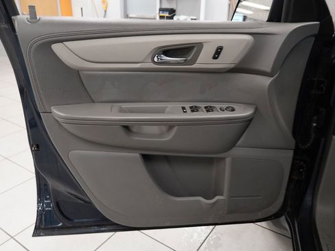 Used 2016 Chevrolet Traverse LS FWD image 17