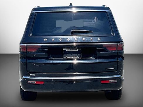 Certified 2024 Jeep Wagoneer Series II AWD/4WD image 7