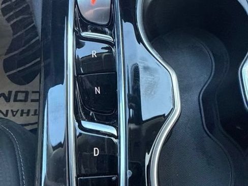Certified 2022 Buick Envision Preferred FWD image 26