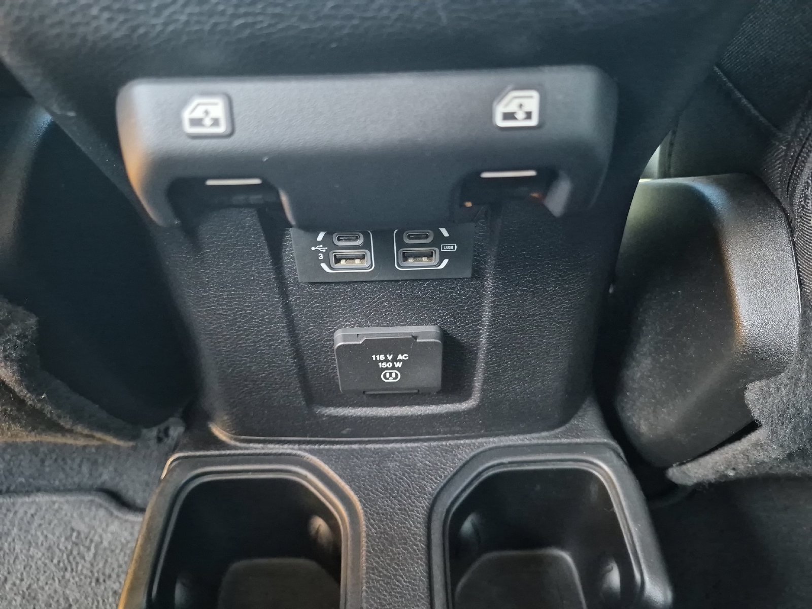 Used 2019 Jeep Wrangler Unlimited Sahara AWD/4WD image 15