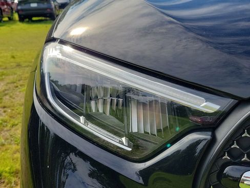 Used 2025 Mercedes-Benz GLC 350e 4MATIC image 6