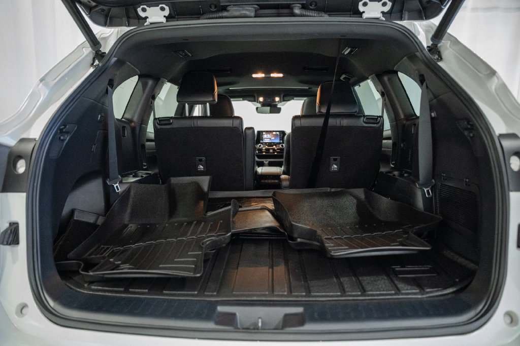 Used 2022 Toyota Highlander XSE AWD/4WD image 14