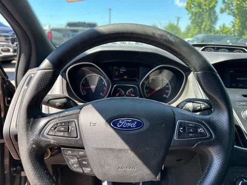 Used 2016 Ford Focus ST FWD image 10