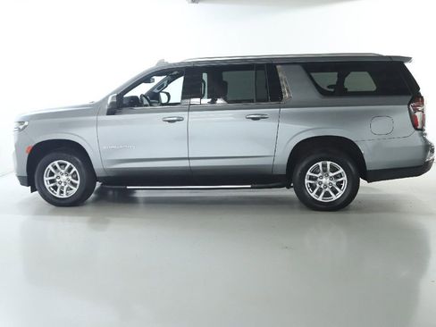 Used 2023 Chevrolet Suburban LT image 40