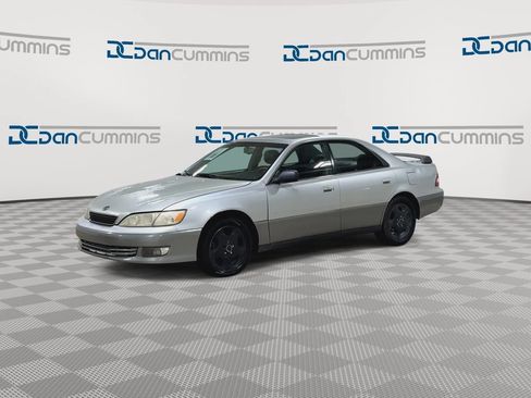 Used 2000 Lexus ES 330 FWD image 4