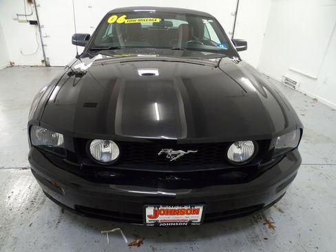 Used 2006 Ford Mustang GT Premium image 17