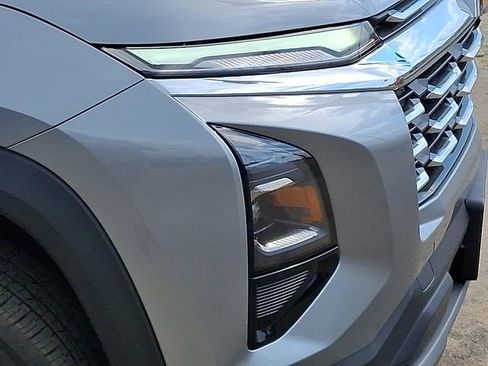 Used 2025 Chevrolet Equinox LT FWD image 28