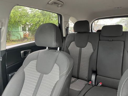 Used 2023 Kia Sorento LX image 34