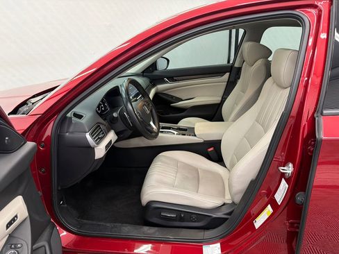 Used 2022 Honda Accord Touring image 9