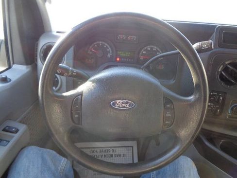Used 2013 Ford E-350 and Econoline 350 XLT image 16
