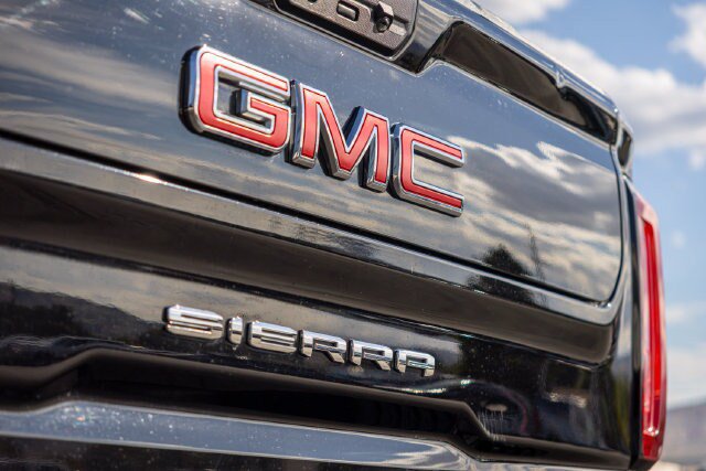 Used 2022 GMC Sierra 1500 AT4 w/ Technology Package AWD/4WD image 27