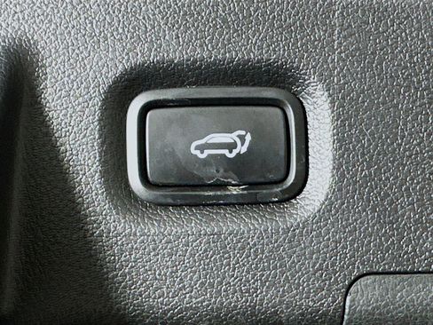 Used 2023 Hyundai Santa Fe Limited image 29