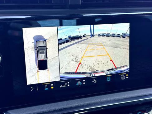 Used 2023 GMC Sierra 1500 AT4 w/ Technology Package image 33