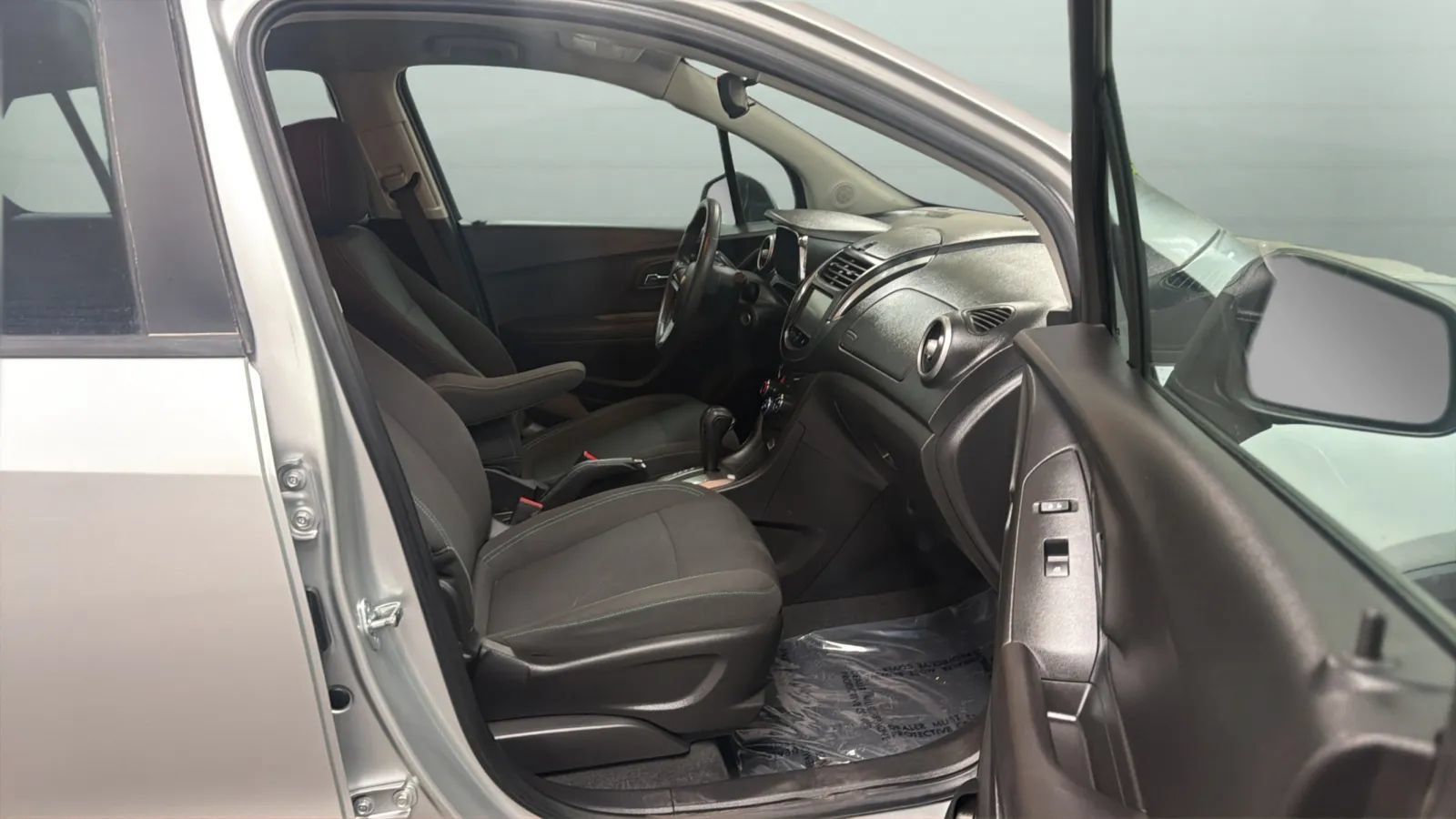 Used 2015 Chevrolet Trax LS FWD image 21