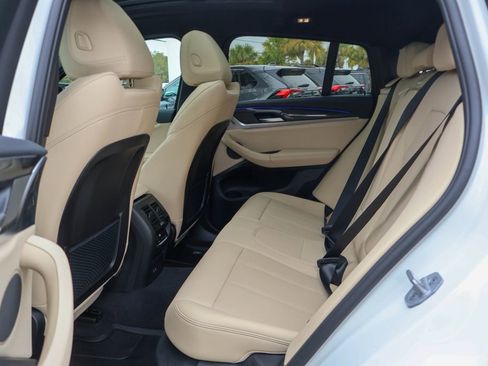 Used 2025 BMW X4 M40i w/ Premium Package image 10