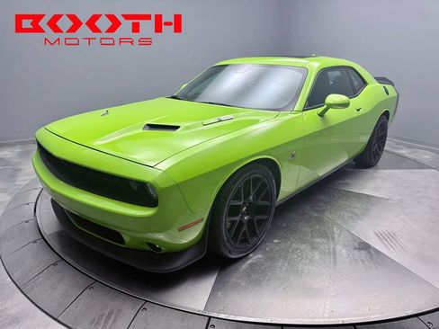 Used 2015 Dodge Challenger R/T Scat Pack w/ Scat Pack Appearance Package RWD image 1