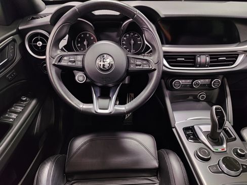 Certified 2023 Alfa Romeo Stelvio Veloce AWD/4WD image 19