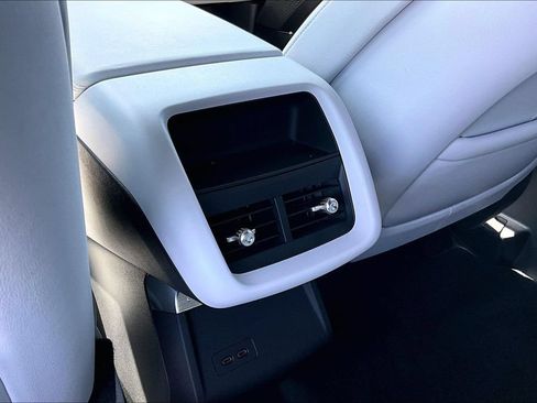 Certified 2024 Cadillac Lyriq Sport AWD/4WD image 24
