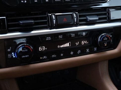 Certified 2025 Nissan Pathfinder Platinum AWD/4WD image 20